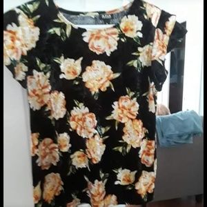 💙💚SOLD💚💙Womens velvet top.